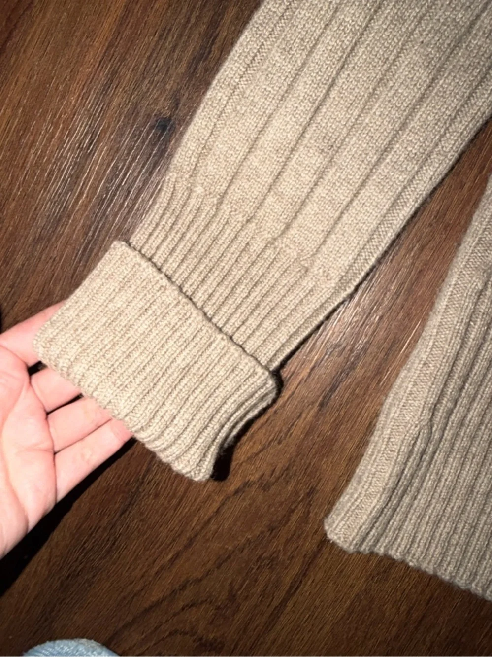 Rare center logo Tory Burch cashmere turtleneck knit $1200 M designer spring
